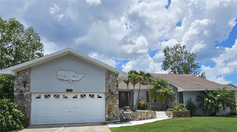 2210 Bayou Dr, Holiday, FL 34691