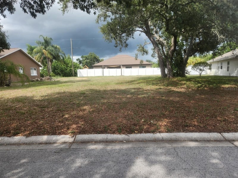 Kenneth Way, Tarpon Springs, FL 34689