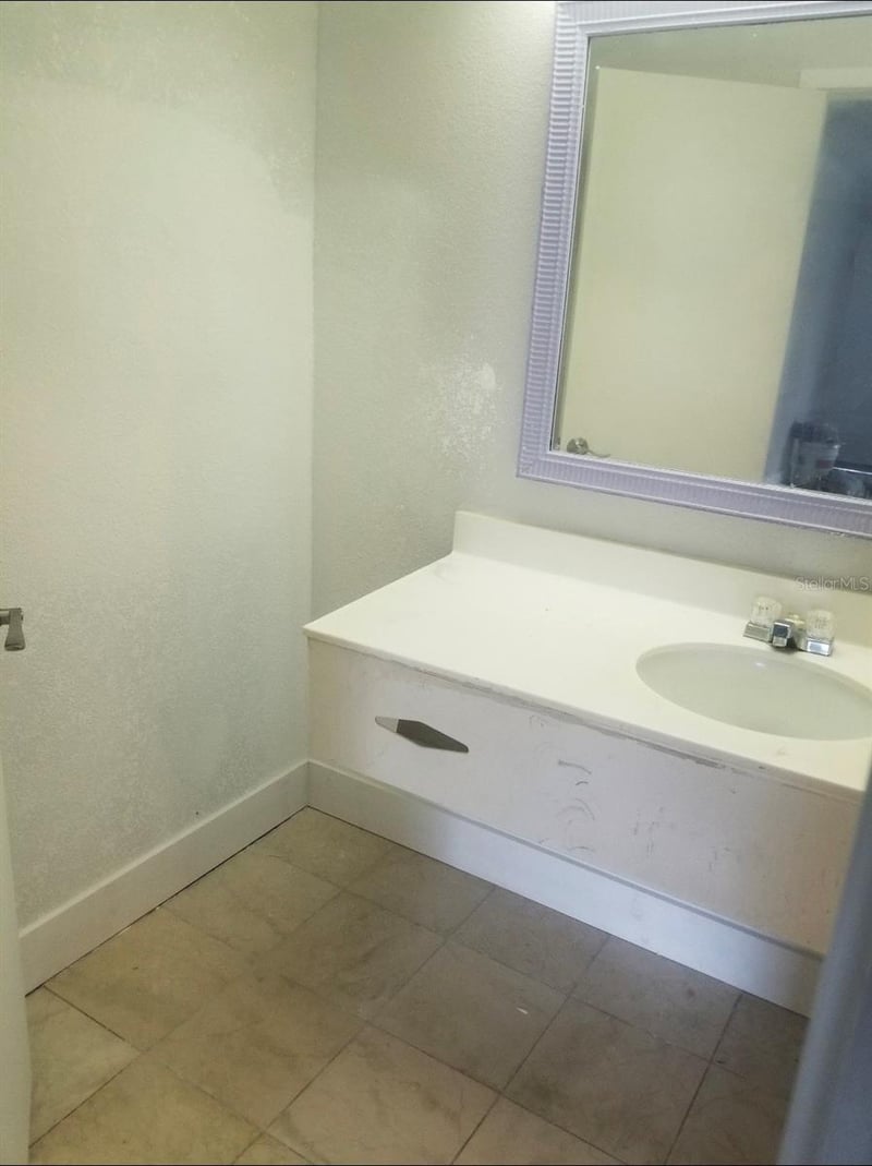 7150 N Tamiami Trl #S503, Sarasota, FL 34243