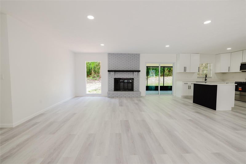 8212 Stoner Woods Dr, Riverview, FL 33569
