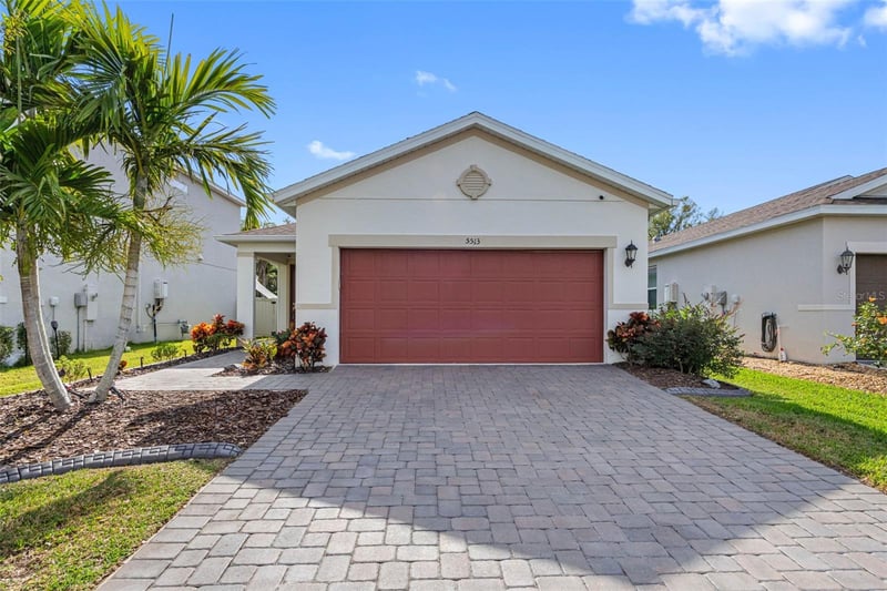 5513 Los Robles Ct, Palmetto, FL 34221