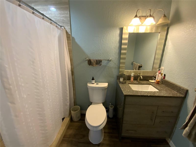 5944 51st Ave, Kenneth City, FL 33709