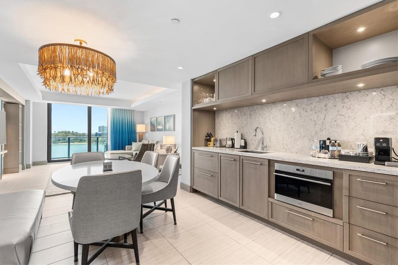691 Gulfview Blvd #815, Clearwater Beach, FL 33767