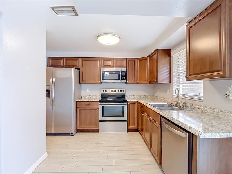 903 Carrie Cv, Valrico, FL 33594
