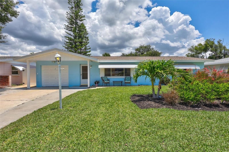 7687 117th St, Seminole, FL 33772