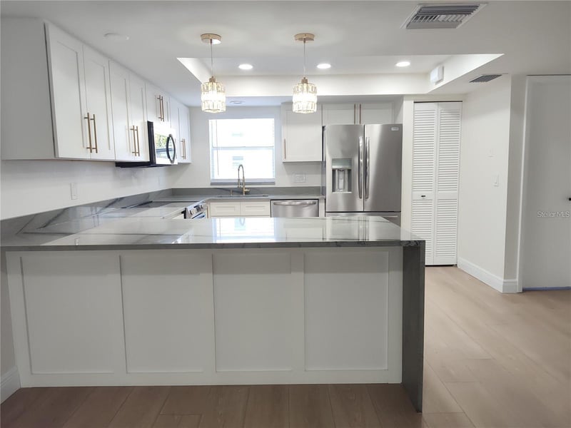 255 Capri Cir #36, Treasure Island, FL 33706