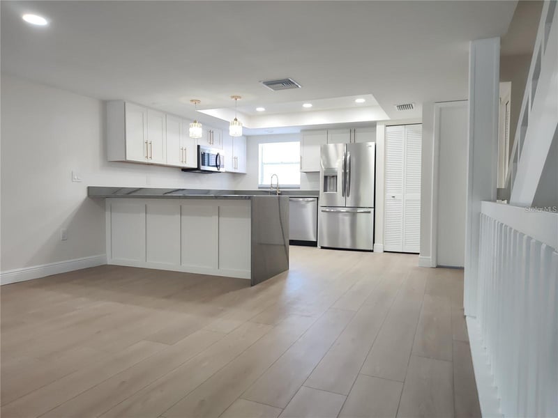 255 Capri Cir #36, Treasure Island, FL 33706