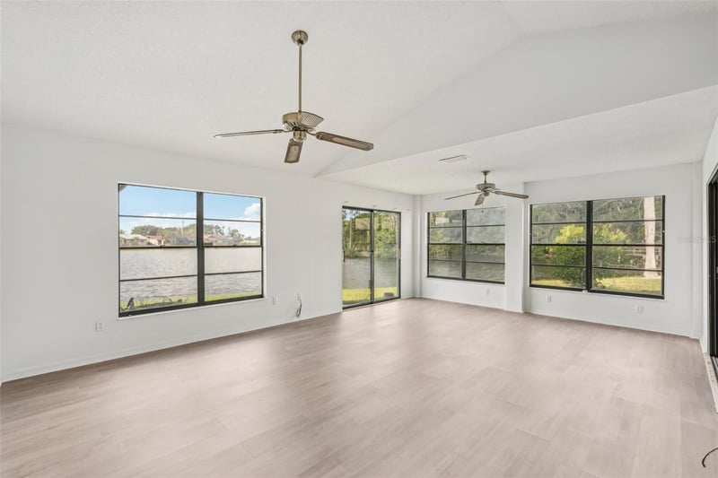 1613 Comfy Ct, Sun City Center, FL 33573