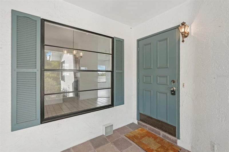 1613 Comfy Ct, Sun City Center, FL 33573