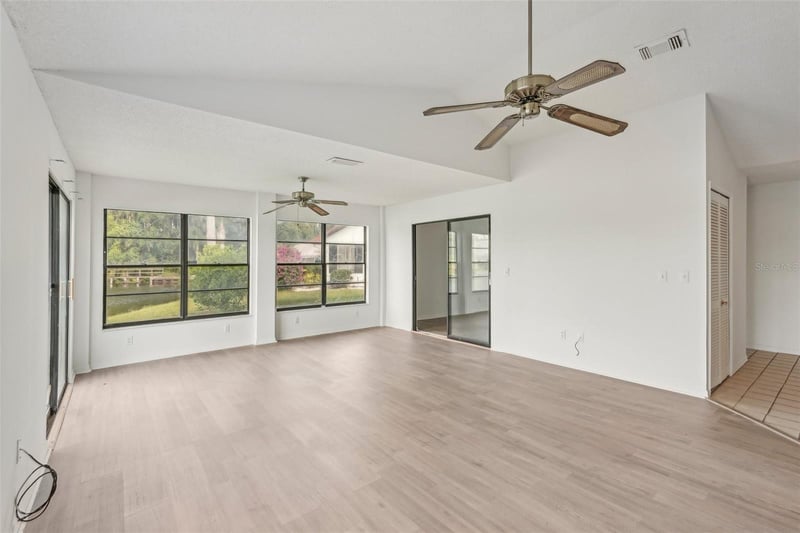1613 Comfy Ct, Sun City Center, FL 33573