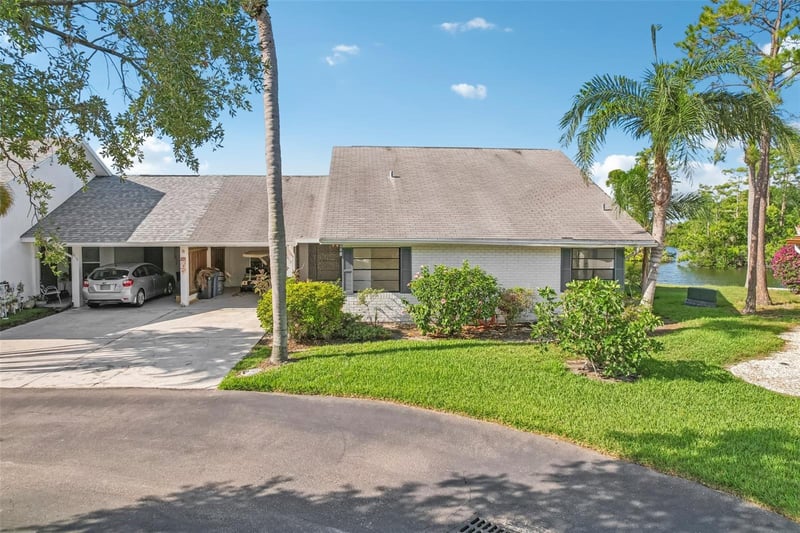 1613 Comfy Ct, Sun City Center, FL 33573