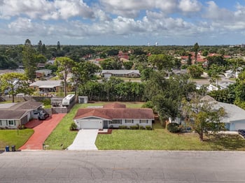 5605 9th Avenue Dr, Bradenton, FL 34209
