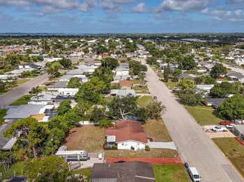 5605 9th Avenue Dr, Bradenton, FL 34209