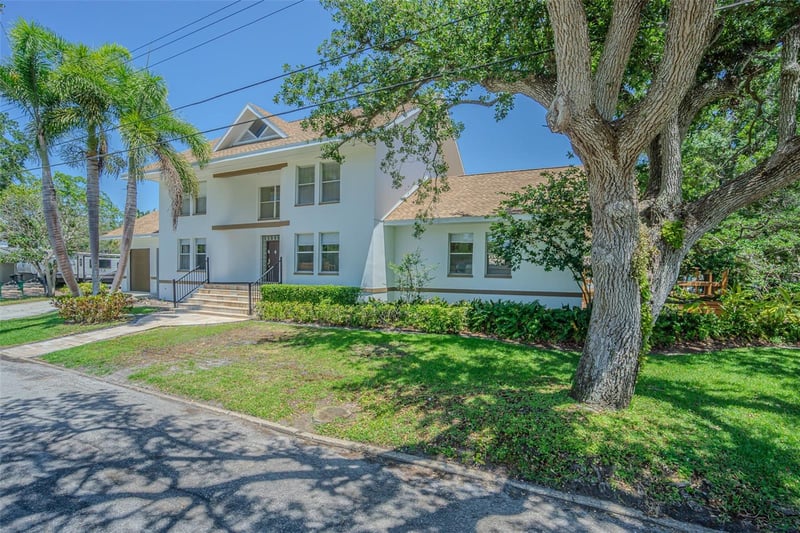 2114 Venus St, Tampa, FL 33629