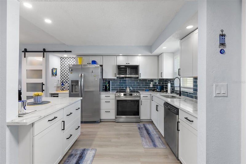 4725 Cove Cir #704, St Petersburg, FL 33708