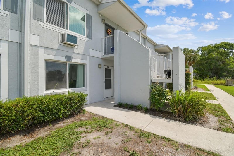 4143 Dolphin Dr, Tampa, FL 33617