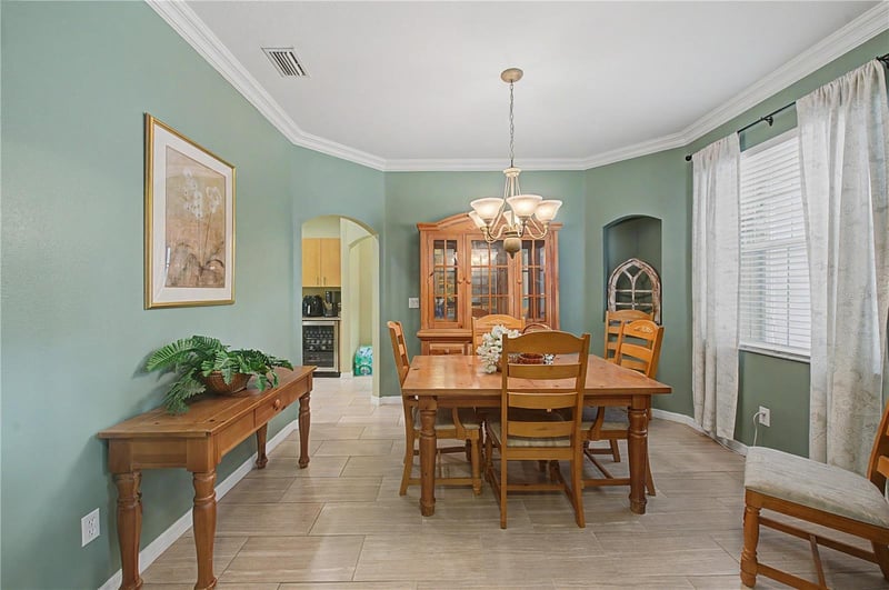 2216 Pinecrest Dr, Lutz, FL 33549