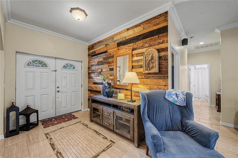 2216 Pinecrest Dr, Lutz, FL 33549