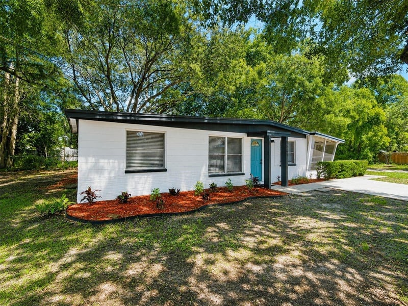 9001 82nd St, Seminole, FL 33777