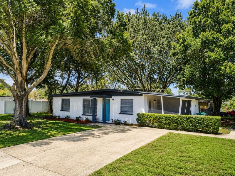 9001 82nd St, Seminole, FL 33777