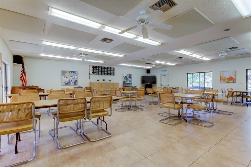 4910 Bay St #210, St Petersburg, FL 33703