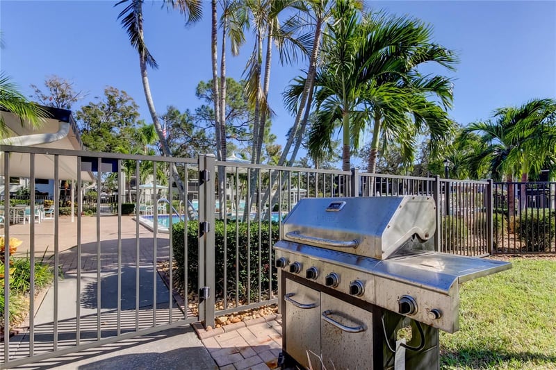 4910 Bay St #210, St Petersburg, FL 33703