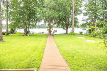 303 Riley Lake Dr, Hawthorne, FL 32640