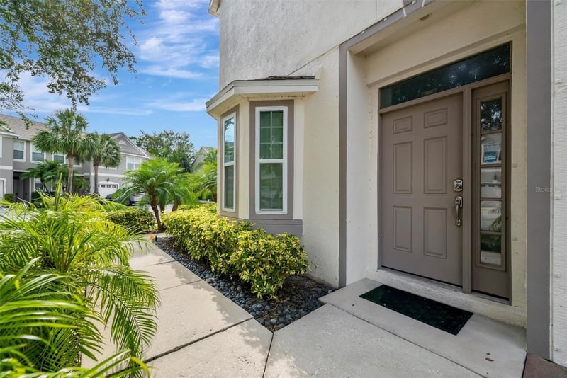 547 Black Lion Dr, St Petersburg, FL 33716
