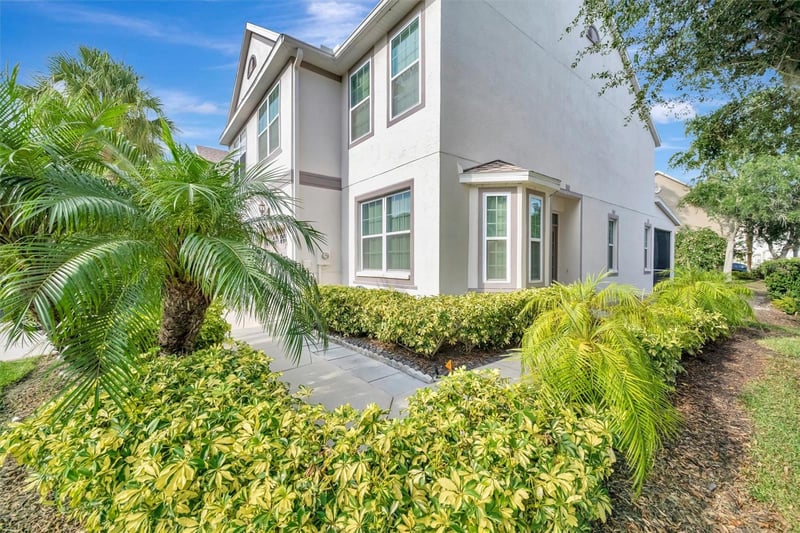 547 Black Lion Dr, St Petersburg, FL 33716