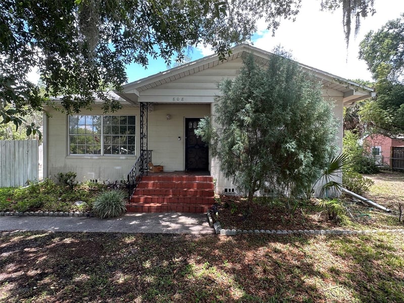 808 Johnson St, Plant City, FL 33563