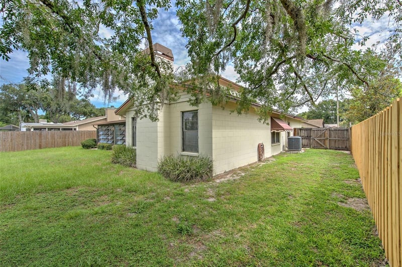 2315 Southern Lites Ave, Lutz, FL 33549