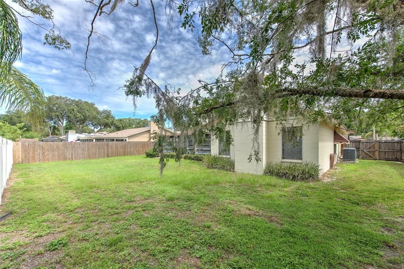2315 Southern Lites Ave, Lutz, FL 33549