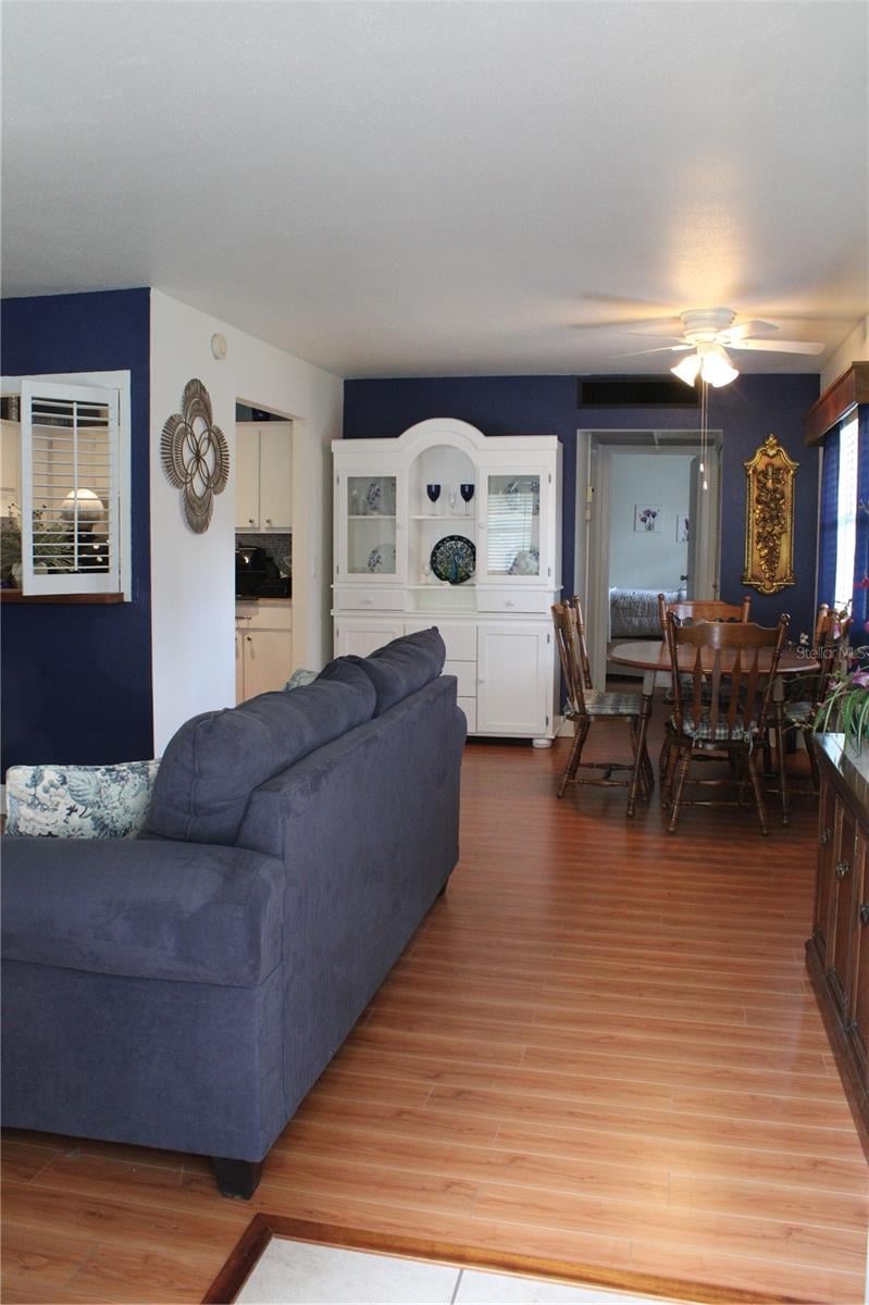 1802 Bedford Ter #186, Sun City Center, FL 33573