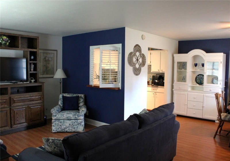 1802 Bedford Ter #186, Sun City Center, FL 33573
