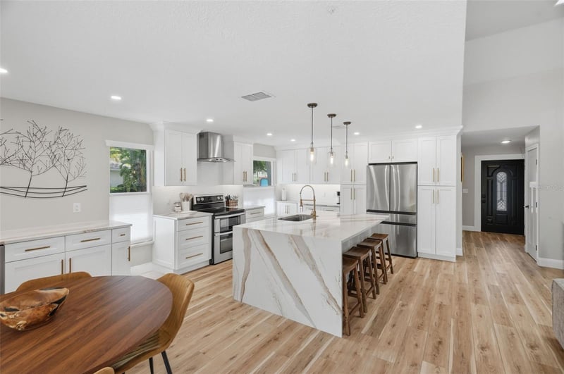 124 Colony South Dr, Tarpon Springs, FL 34689