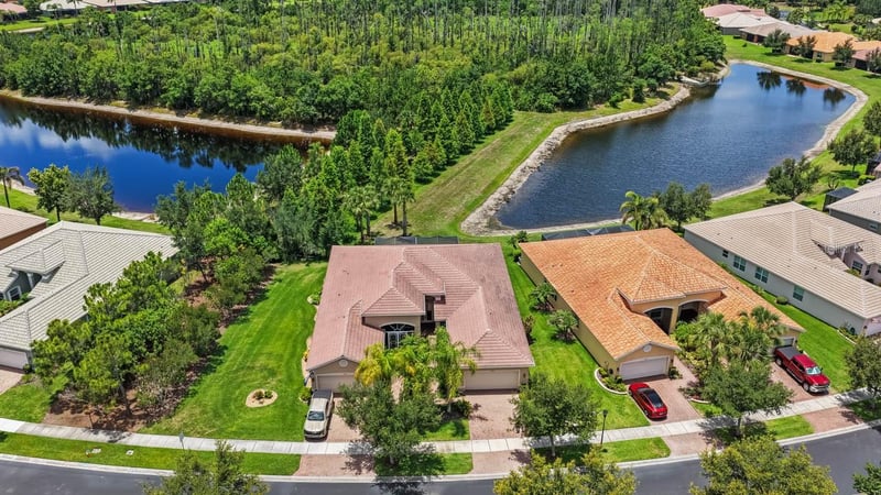 15665 Aurora Lake Cir, Wimauma, FL 33598