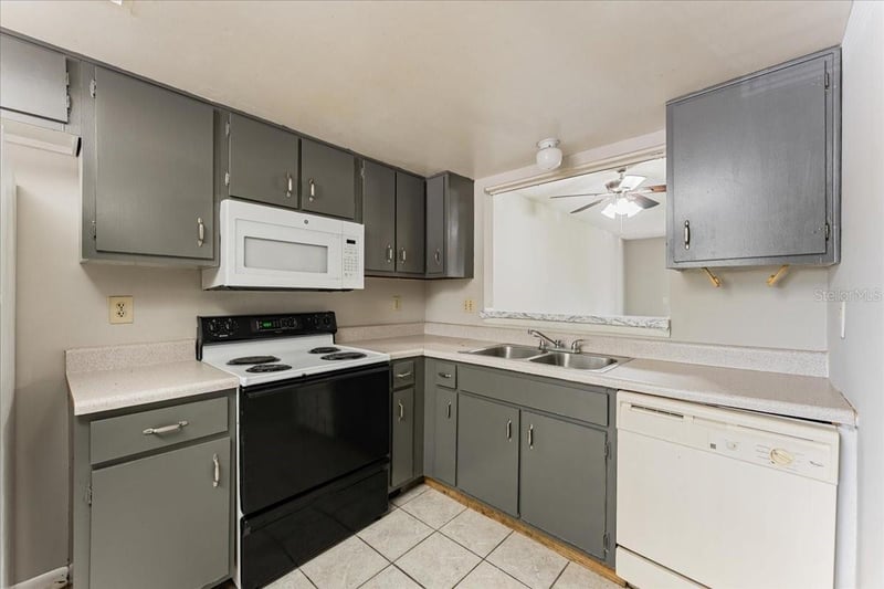 6332 Newtown Cir #32B5, Tampa, FL 33615
