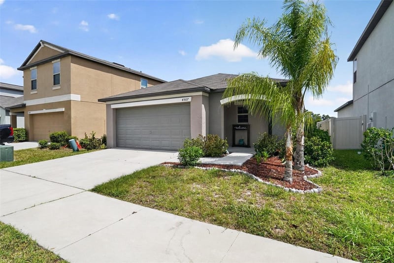 4507 Eternal Prince Dr, Sun City Center, FL 33573