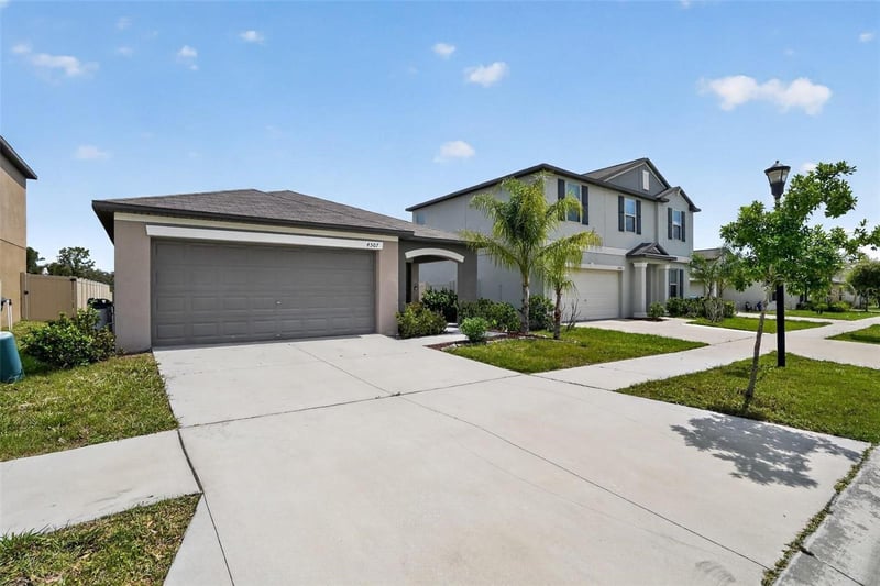 4507 Eternal Prince Dr, Sun City Center, FL 33573