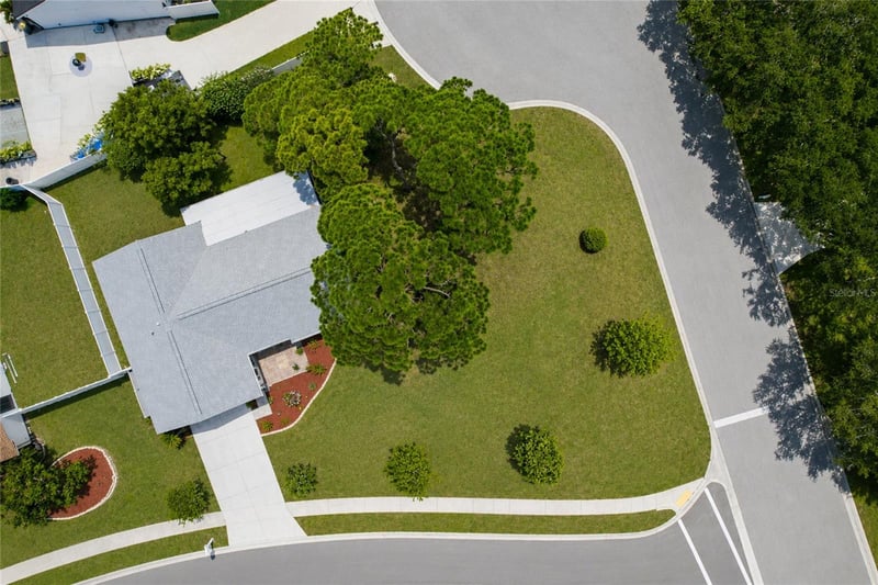 6807 36th Ave Dr W, Bradenton, FL 34209