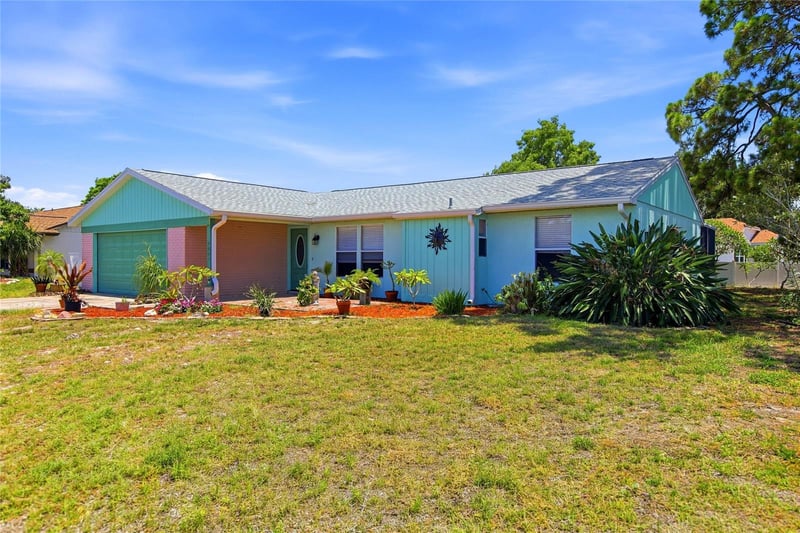 6807 36th Ave Dr W, Bradenton, FL 34209