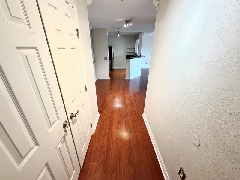 18001 Richmond Place Dr #533, Tampa, FL 33647