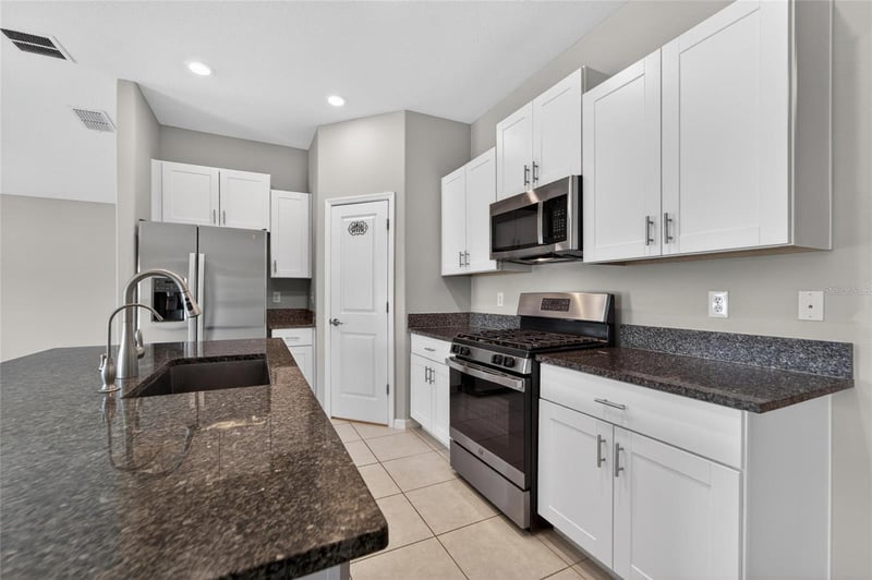 10281 Shady Preserve Dr, Riverview, FL 33578