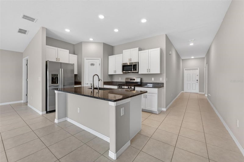 10281 Shady Preserve Dr, Riverview, FL 33578