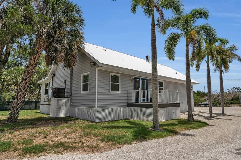 1057 Bayshore Dr, Terra Ceia, FL 34250