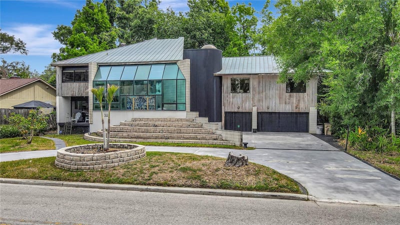 312 Riverhills Dr, Tampa, FL 33617