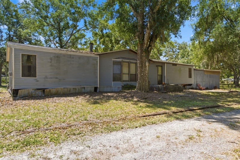 1136 Wildwood Ln, Lutz, FL 33558