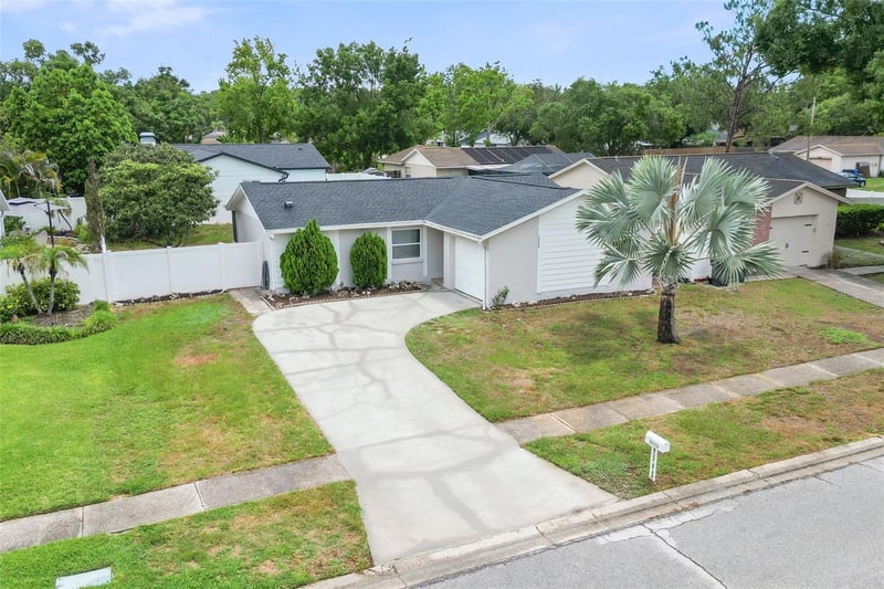 13826 Pathfinder Dr, Tampa, FL 33625