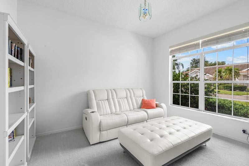 1005 Mcdaniel St, Sun City Center, FL 33573