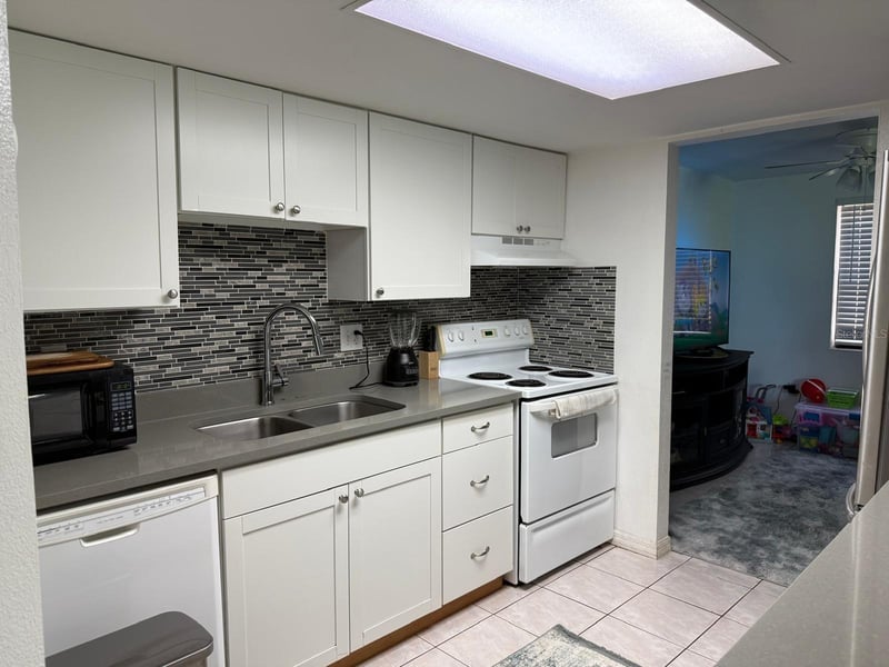 5026 Water Oak Dr #114, Bradenton, FL 34207